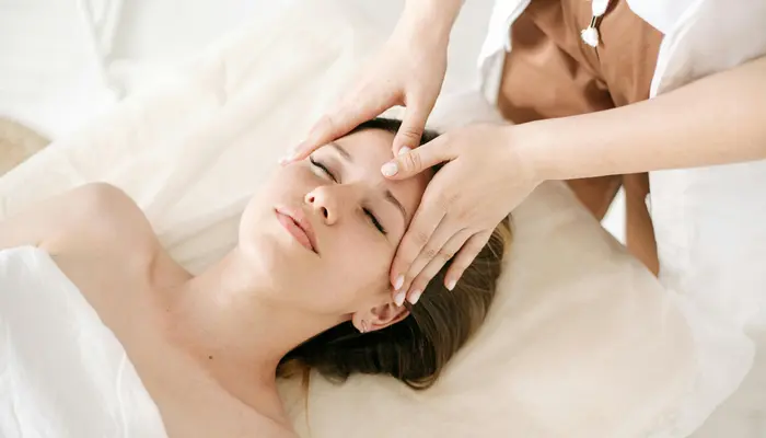 🧘‍♀️ Massage Tête / Nuque / Épaules – 45 min (Paris)