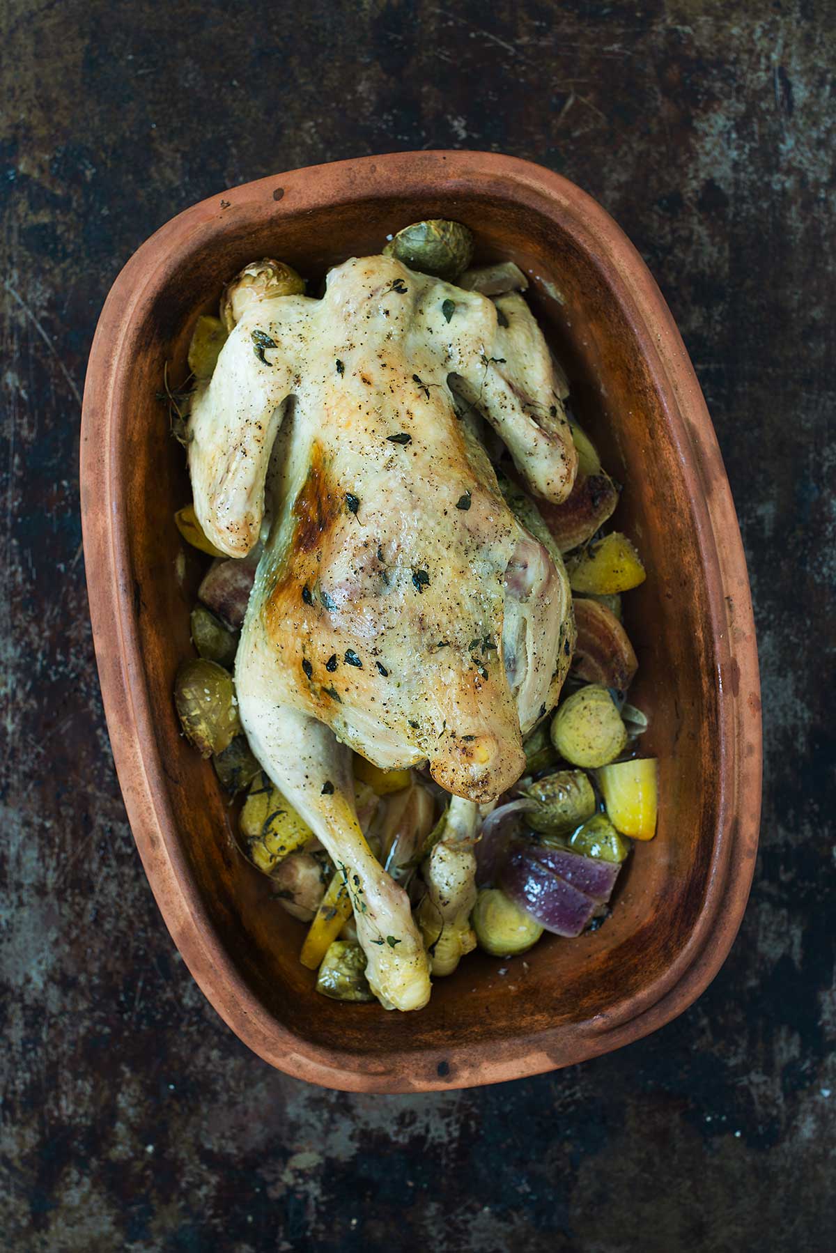 Recept: Hel kyckling i lergryta | Fröken Kräsen