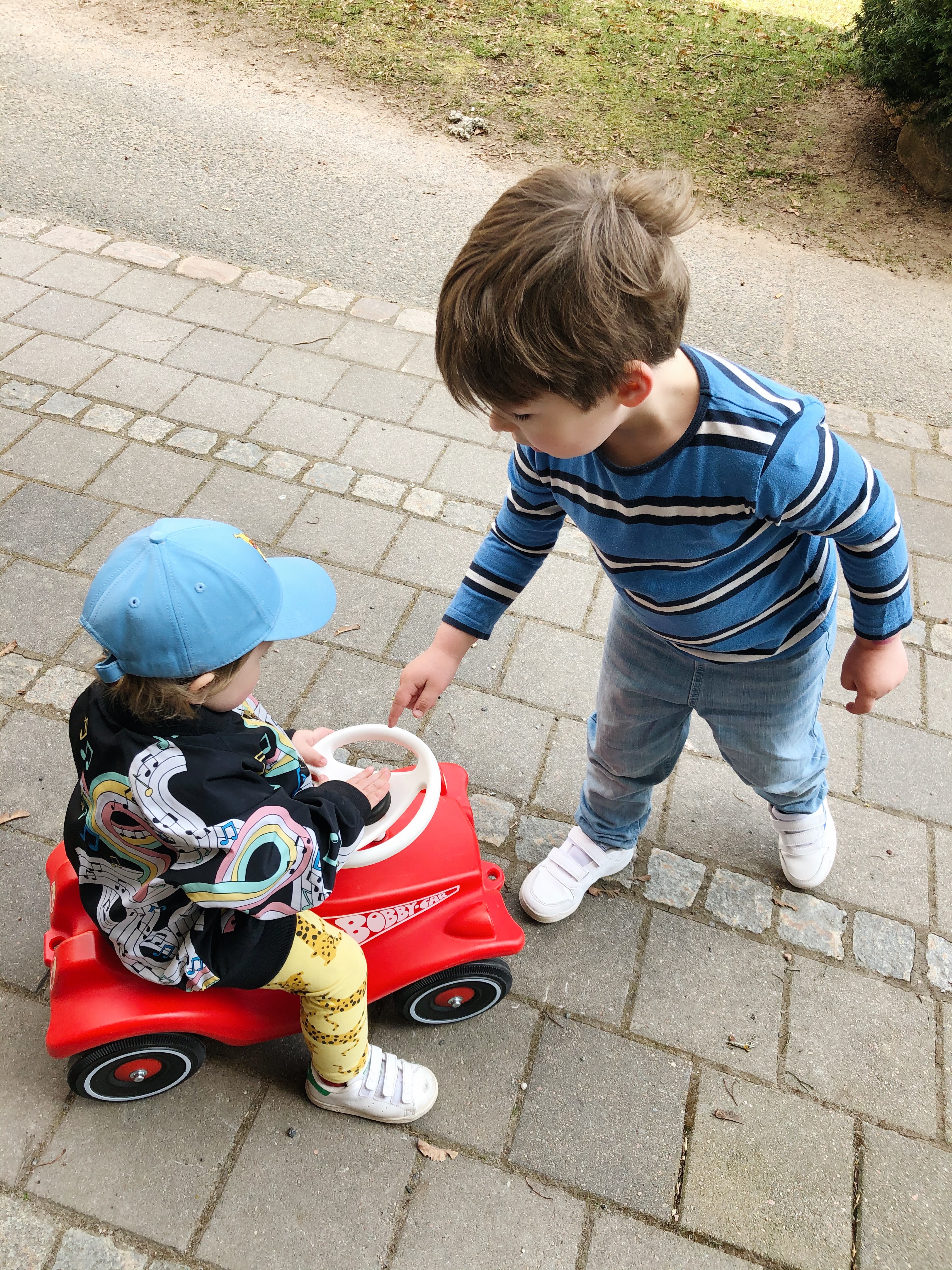 Röd bobbycar
