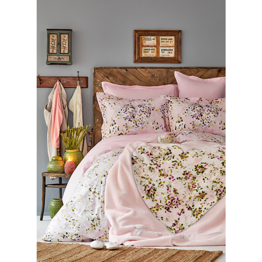 Karaca Home Divine Powder Duvet Cover and Soft Spanish Blanket Set