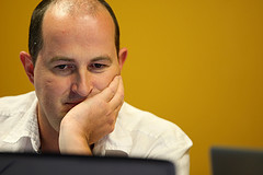 Karl tijdens een site review - even nadenken