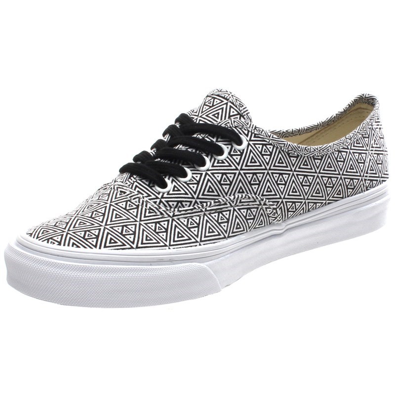 Authentic Slim (Geometric) Black/True White Shoe XG6DXX Authentic Slim (Geometric) Black/True White Shoe XG6DXX