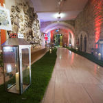 Thumbsq_gallery-venuees-the-guildhall-london-walkway-with-real-grass