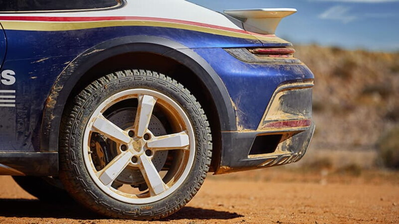 Drei exklusive Pirelli Reifen für den neuen Porsche 911 Dakar