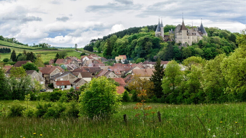 French Round - a hidden world among the châteaux of Burgundy