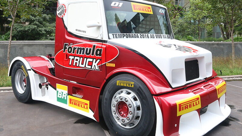 Visiting Pirelli's Factories: Formula Truck drivers get to know how the tires they use are manufactured 02