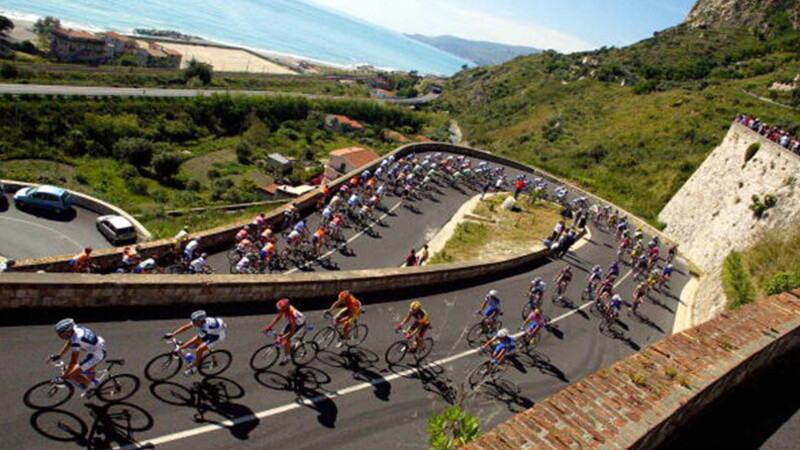 The spectacular serial nature of the Giro 03