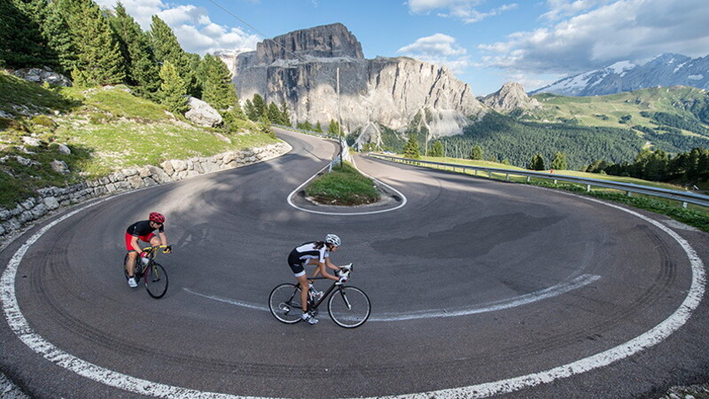 Covering all the locations of the Paris-Modena bicycle tour with Pirelli PZero Velo tyres 04