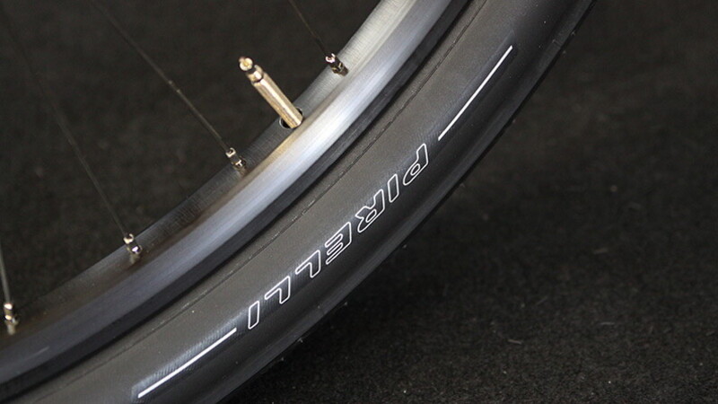 Road racing and smart mobility 01