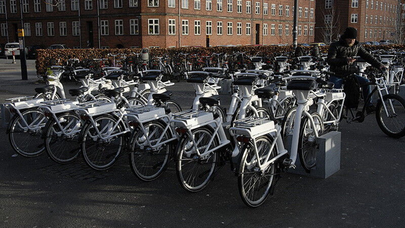 Pushing the market 02