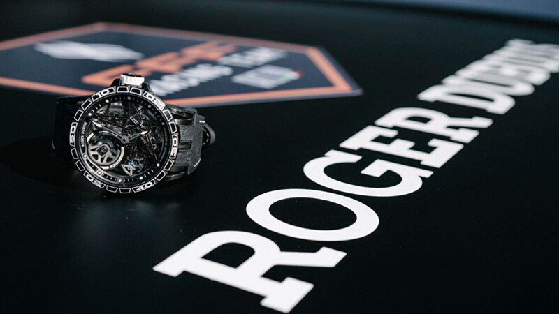 Excalibur Spider Pirelli: the engines of time 01