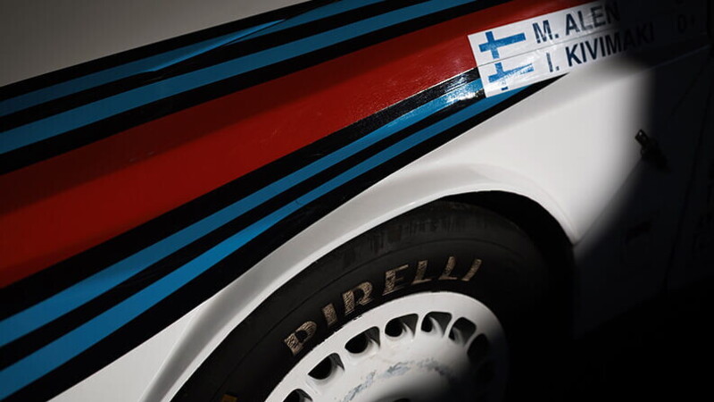 Red, light blue and dark blue: the colours of motorsport 03