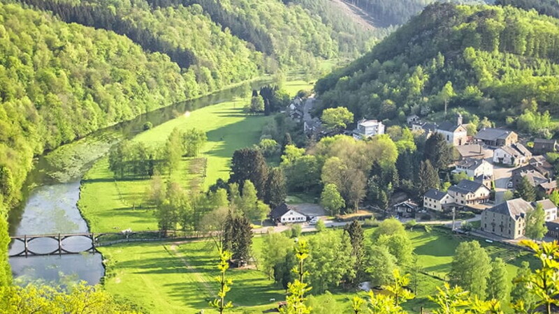 Exploring the two souls of Belgium 01