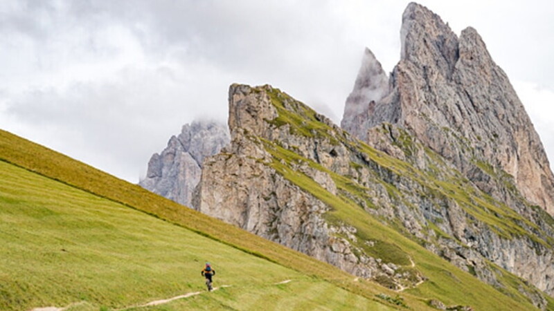 Five routes to travel by e-bike 02