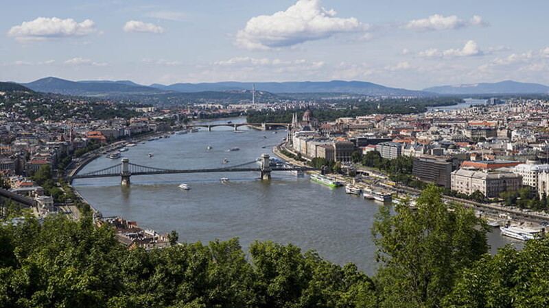 F1, Hungary: where it's impossible to overtake. Most of the time… 01