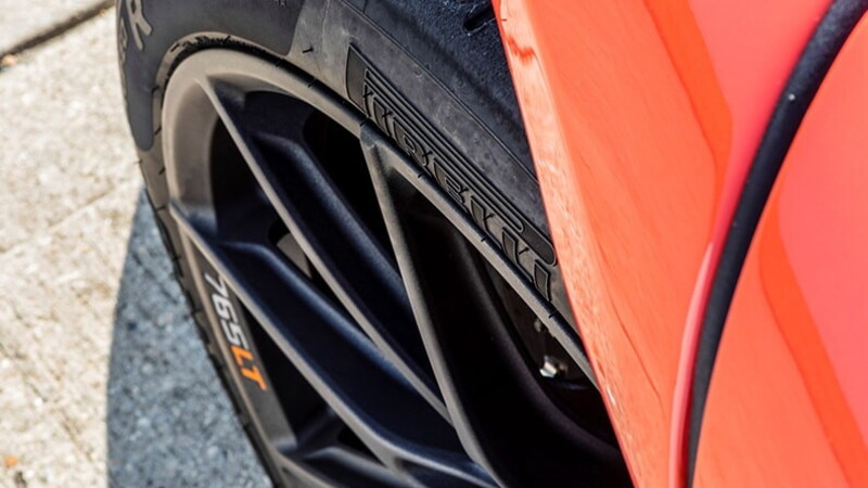 McLaren 765LT: lightness and power together 02