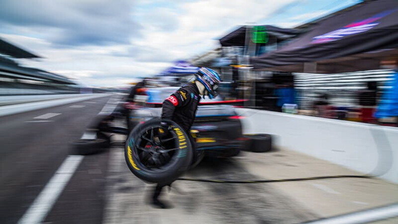 Pirelli motorsport starts and stripes 02