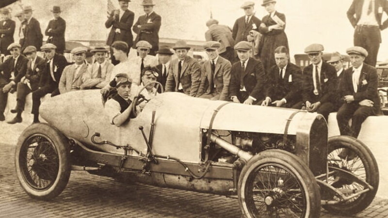 Bentley ya es centenaria 03