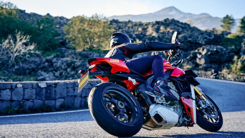 ¿Qué motocicletas y usuarios pueden usar los Pirelli DIABLO ROSSO IV Corsa? 02