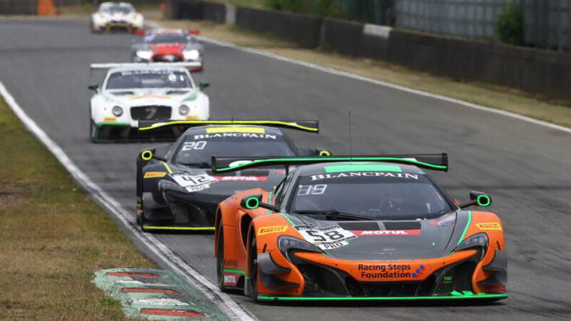 Un giovane pilota, 100% made in UK  01