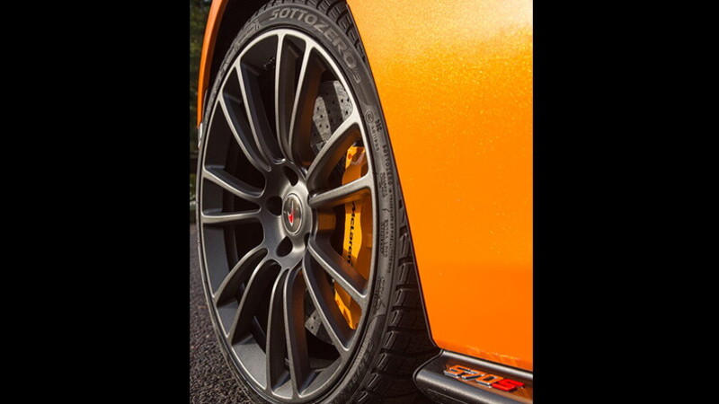 Una McLaren equipaggiata per l'inverno 03