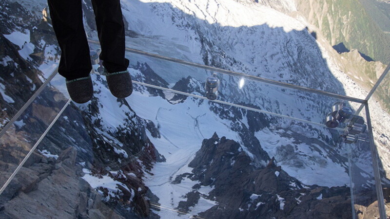 Ponti di vetro su panorami mozzafiato