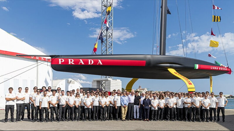 Luna Rossa spiega le vele 01