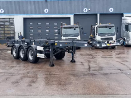 2022 KRONE SLIDING SKELETAL TRI AXLE TRAILER img