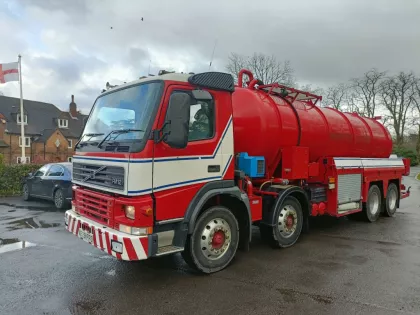 2001 (X) VOLVO VOLVO FM12 8X4 EX FIRE & RESCUE WATER TANKER X629 FPO img