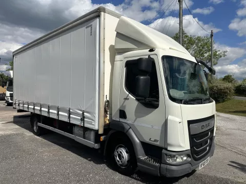2020 (69) DAF LF180 7.5 Curtainsider img