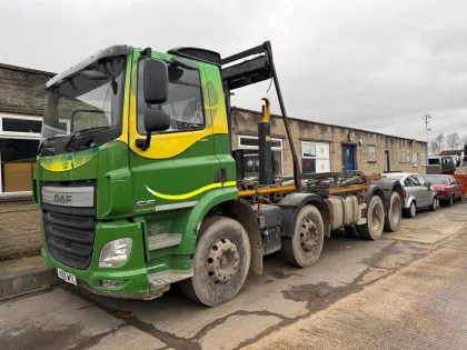 2015 DAF 85-440 8X4  HYVA HOOKLOADER img