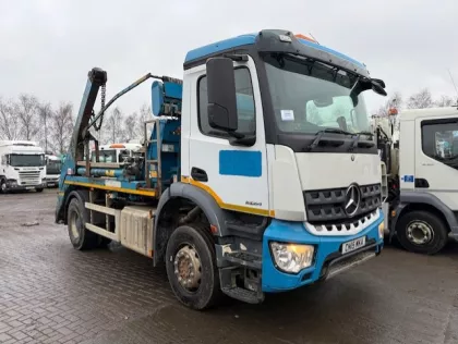 2015 MERCEDES 1824 HYVA SKIP LOADER img