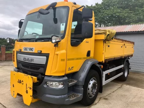 2017 DAF 55 series Insulated tipper img