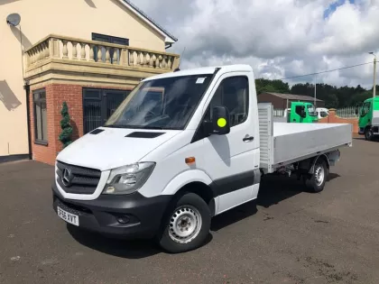 2016 Mercedes-Benz Vans Sprinter Dropside img