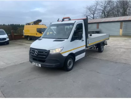2021 Mercedes-Benz Vans Sprinter Flatbed img