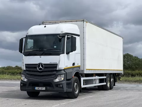 2017 - Mercedes Benz 2530 Actros 6x2 Box Body img