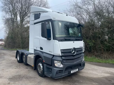 2015 Mercedes-Benz Trucks Actros truck tractor img