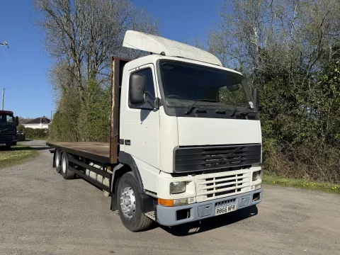 1998 Volvo FH12 truck - platform truck img