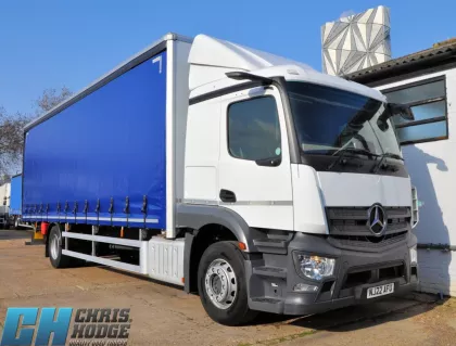 MERC ACTROS 18-25 - 18 TON GVW CURTAINSIDER WITH T AWAY T LIFT - EURO 6 -R110 img
