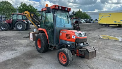 Kubota All Specialist Vehicles Tractor unit img