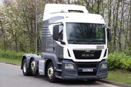 MAN TGS 26 440 XLX 6X2 MANUAL MIDLIFT TRACTOR (2015) img