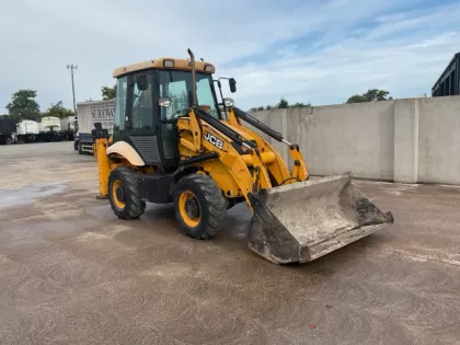 2013 JCB 2CX Street Master 1435 img