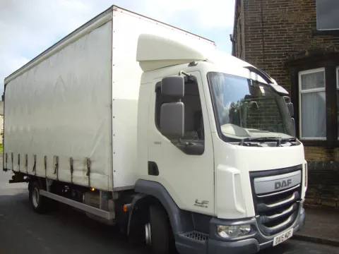 2015 DAF LF Curtain Side img