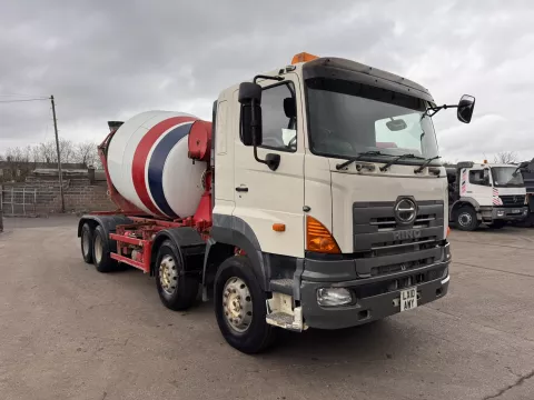 2010 Hino 700 Series 3241 8x4, 8 Cubic Meter Concrete Mixer img