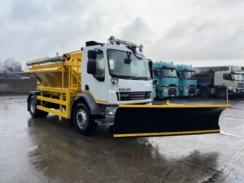 2013 DAF LF55.220 Day Cab, 4x2 Gritter with Blade img