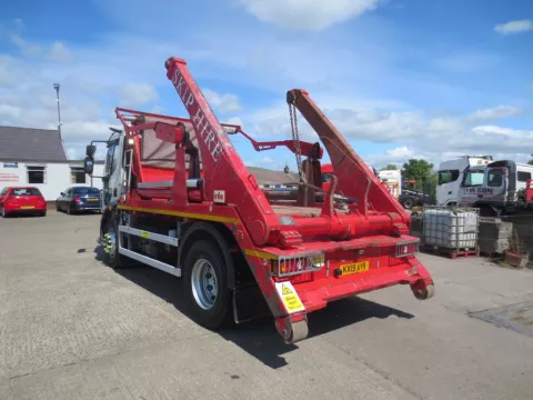 2019 Volvo FL250 Skip Loader img