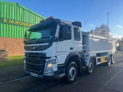 2015 (65) VOLVO FM11.410 8X4 INSLUALTED TIPPER img