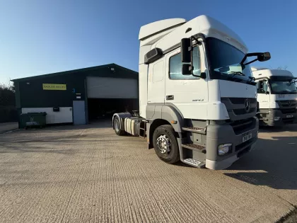 2011 Mercedes-Benz Trucks Axor Chassis cab img