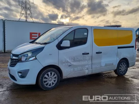 2015 Vauxhall Vivaro img
