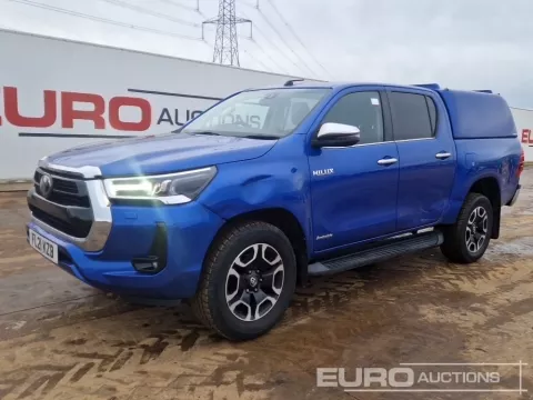 2021 Toyota Hilux Invincible img